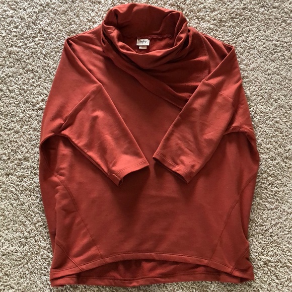 Pumpkin colored Daytrip top - Picture 2 of 3